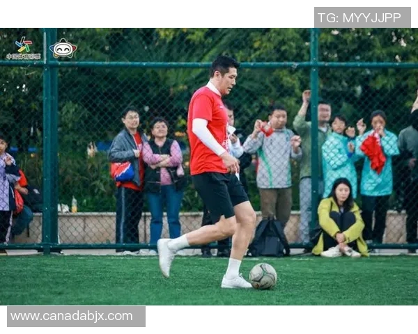 杨晨的足球传奇之路：从青涩少年到国家队明星的成长历程