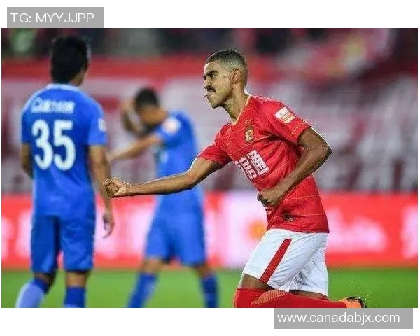 阿兰在足球场上的辉煌历程与未来展望：从新星到传奇的成长之路